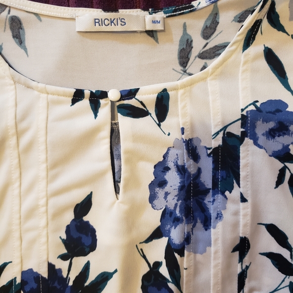 Rickis M top floral cream and blue - Picture 3 of 6